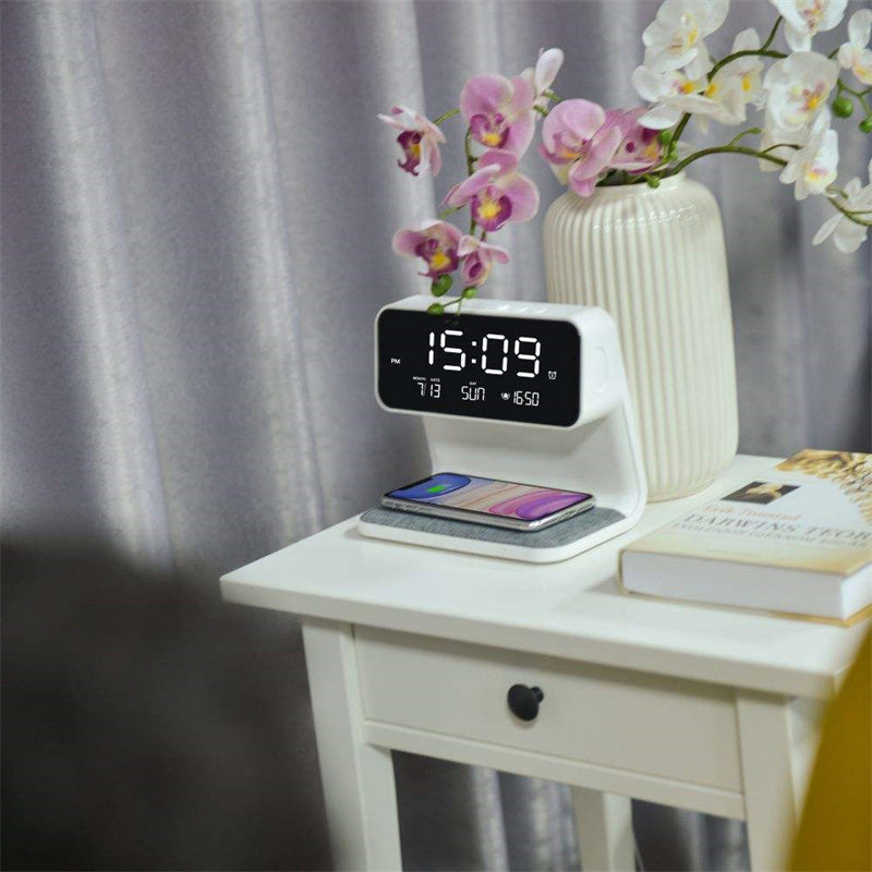 3-in-1 Bedside Lamp with Wireless Charging – Elegant Lighting for Cozy Nights 4