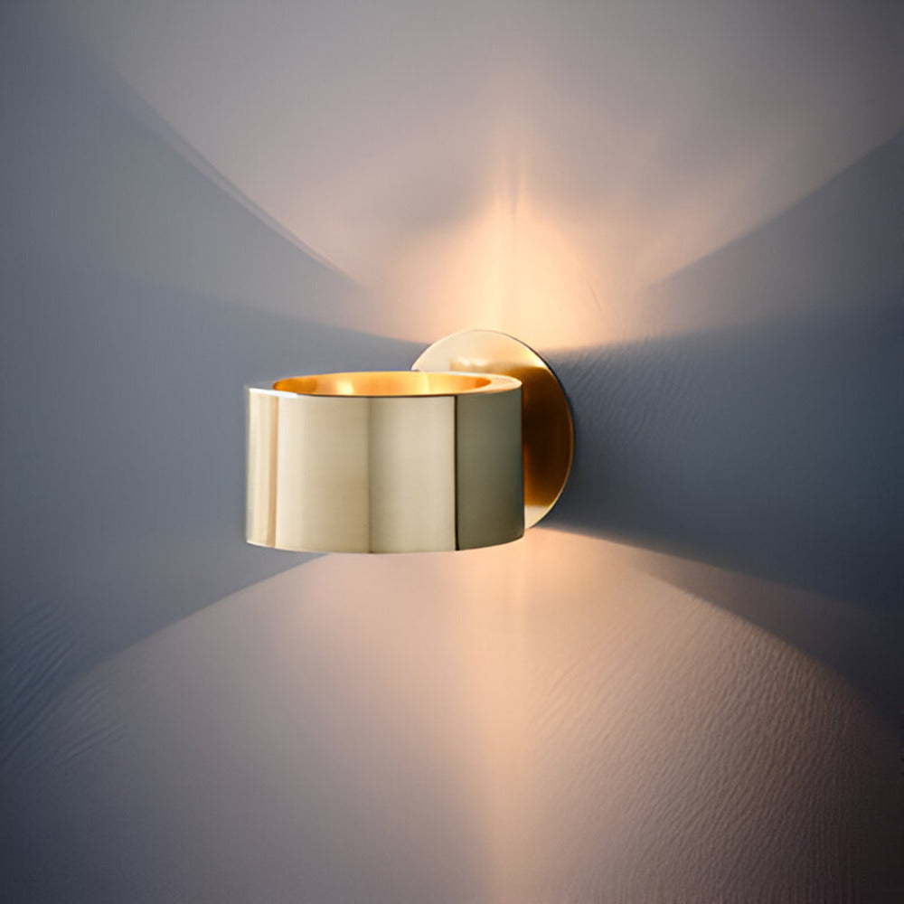 Alecta Wall Lamp Gold – Minimalist Design with Warm Elegance 0