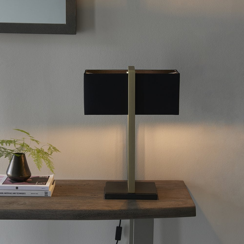 Antique Brass Table Lamp – Timeless Style for Cozy Spaces 2