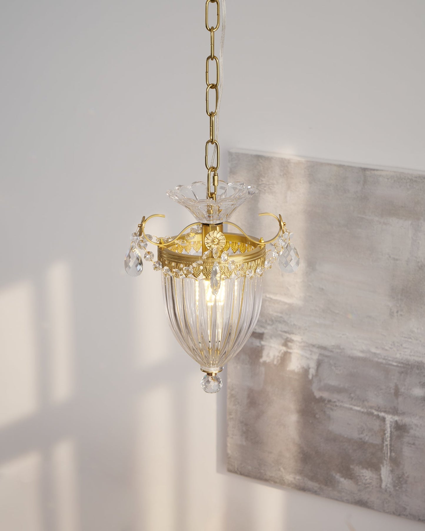 Bagatelle Pendant Lamp – Luxurious Brass and Crystal Elegance 8