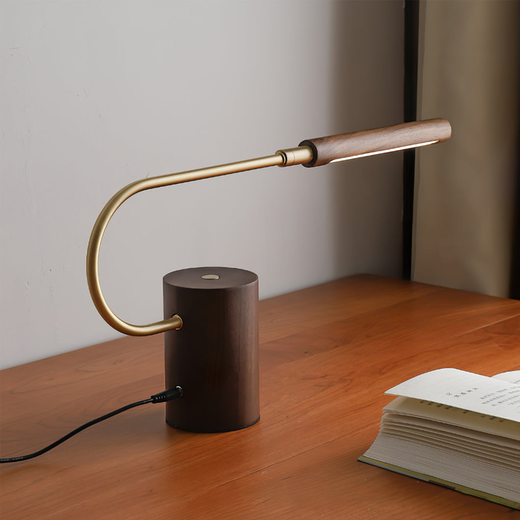 Banker Slim Table Lamp – Elegant Lighting with Natural Materials 2