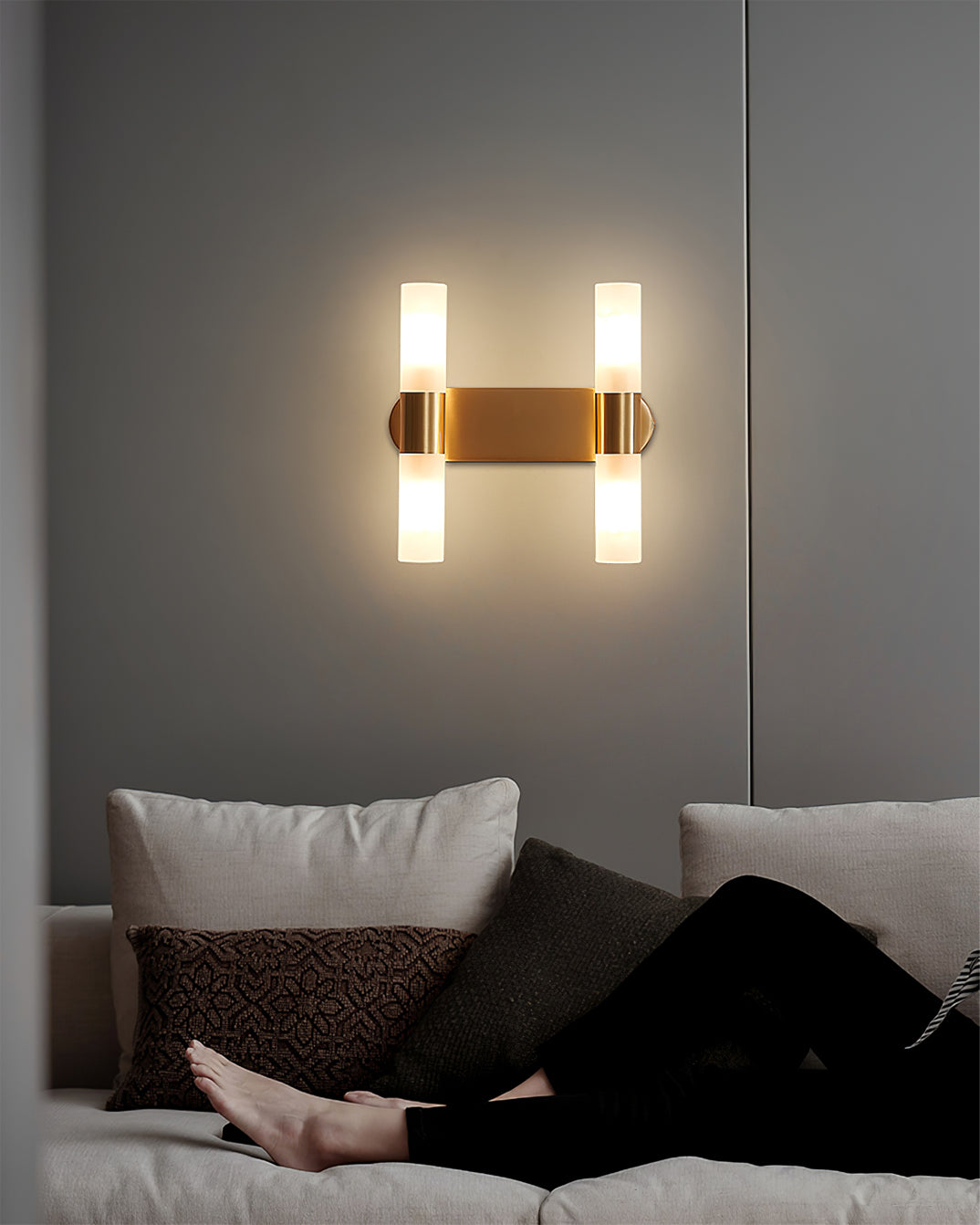 Barton Wall Lamp – Contemporary Design with Elegant Illumination 4