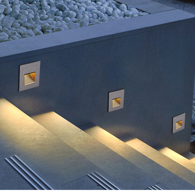 Black Outdoor Wall Lantern – Elegant Illumination for Your Space 3