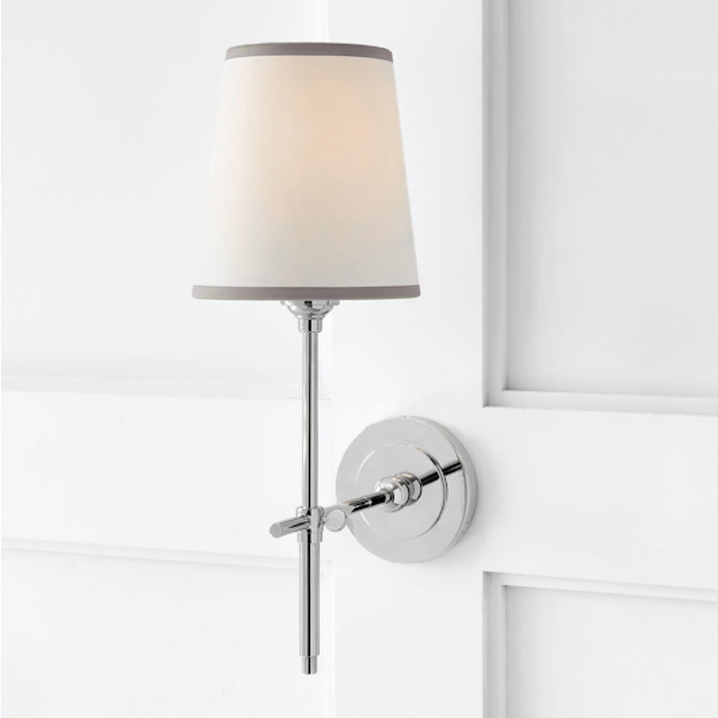 Bryant Wall Lamp – Timeless Elegance with Soft Glow 2