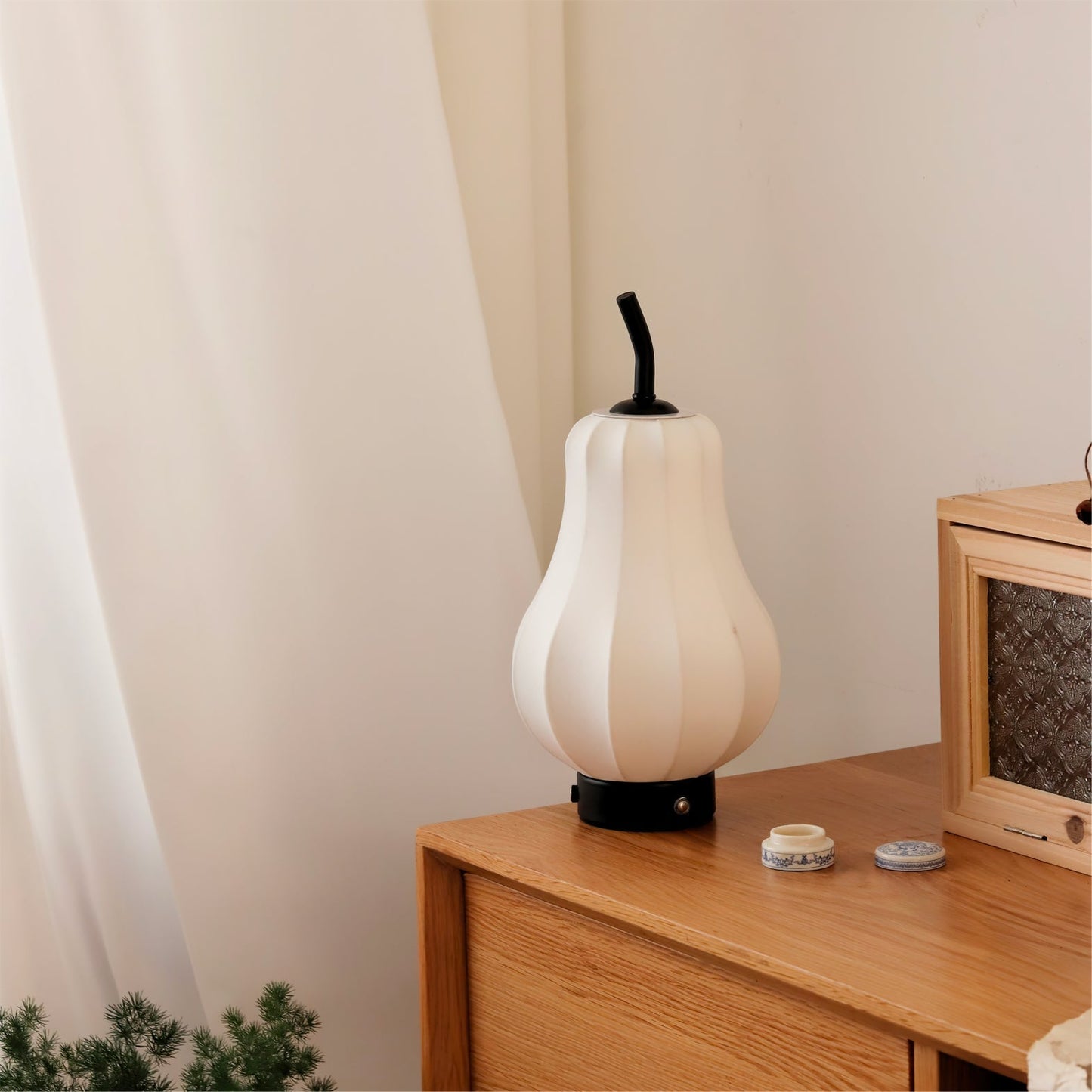 Bulb Table Lamp with Built-In Battery – Stylish Warm Lighting for Any Space 1