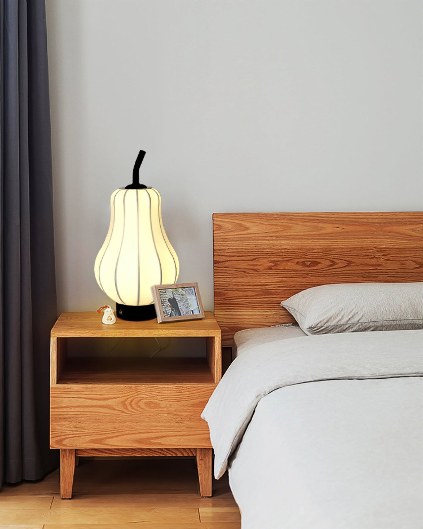 Bulb Table Lamp with Built-In Battery – Stylish Warm Lighting for Any Space 4