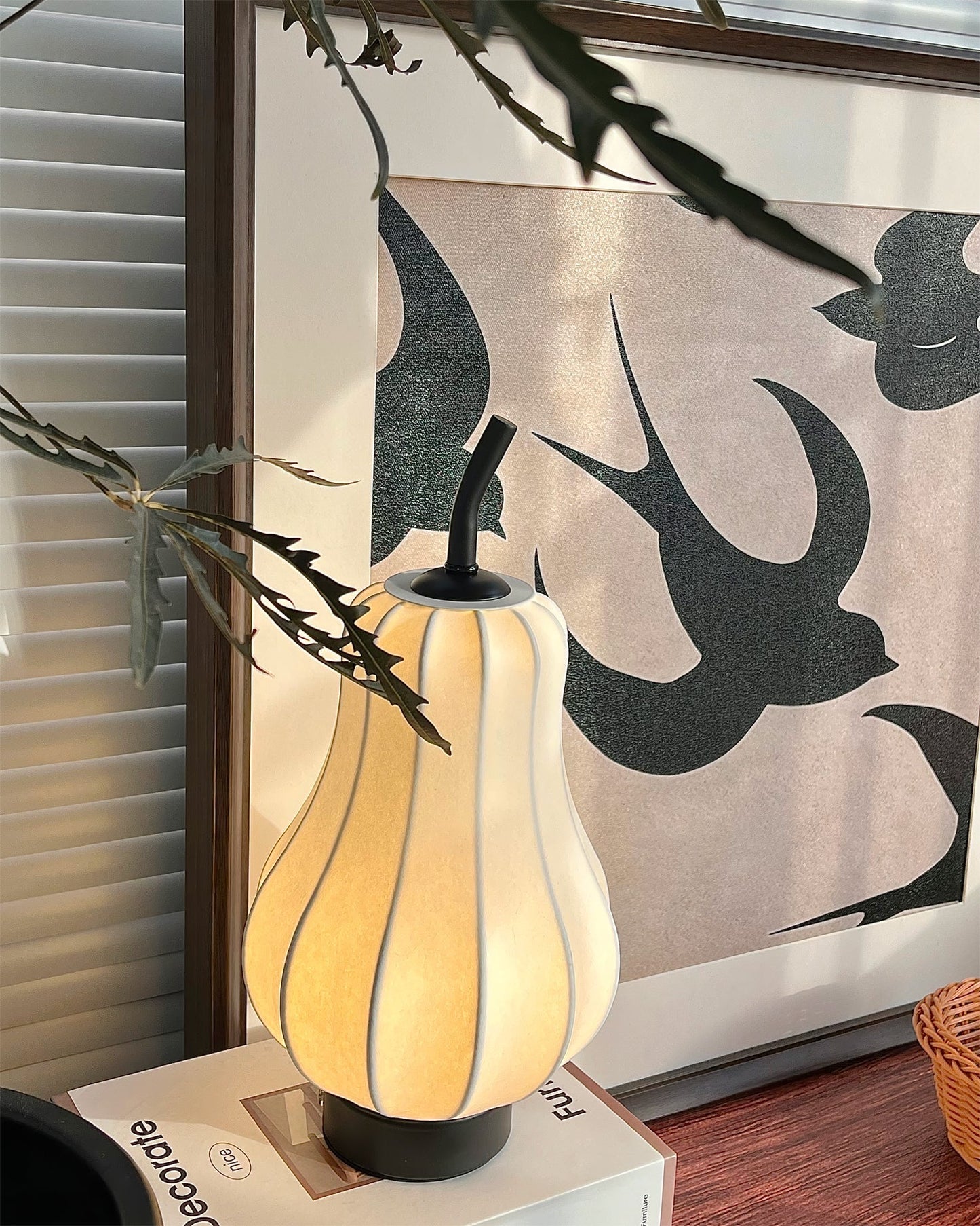 Bulb Table Lamp with Built-In Battery – Stylish Warm Lighting for Any Space 5
