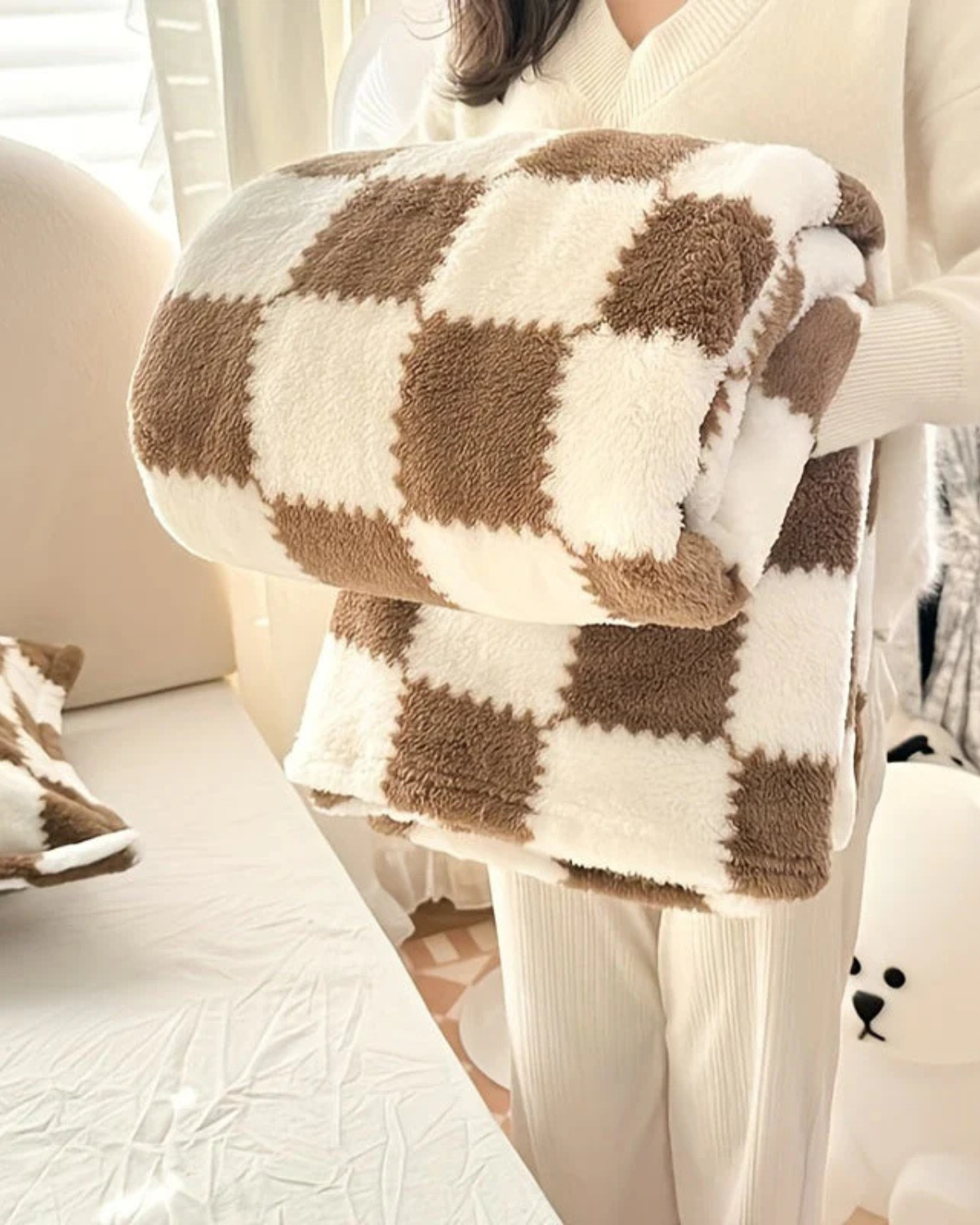 Carré-Douce Plaid – Elegant Diamond Pattern for Cozy Spaces 6