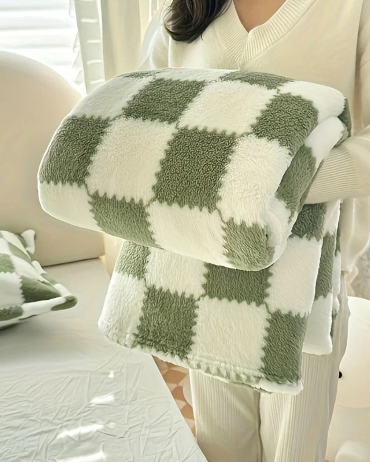 Carré-Douce Plaid – Elegant Diamond Pattern for Cozy Spaces 9