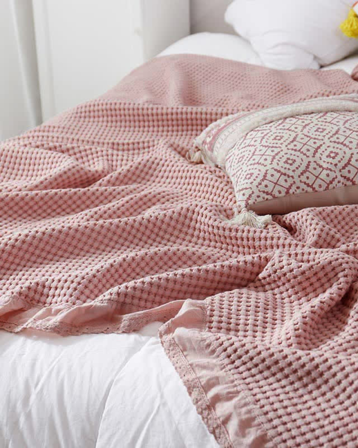Château Haven Litter Ceiling – Charming Waffle Texture for Cozy Vibes 5