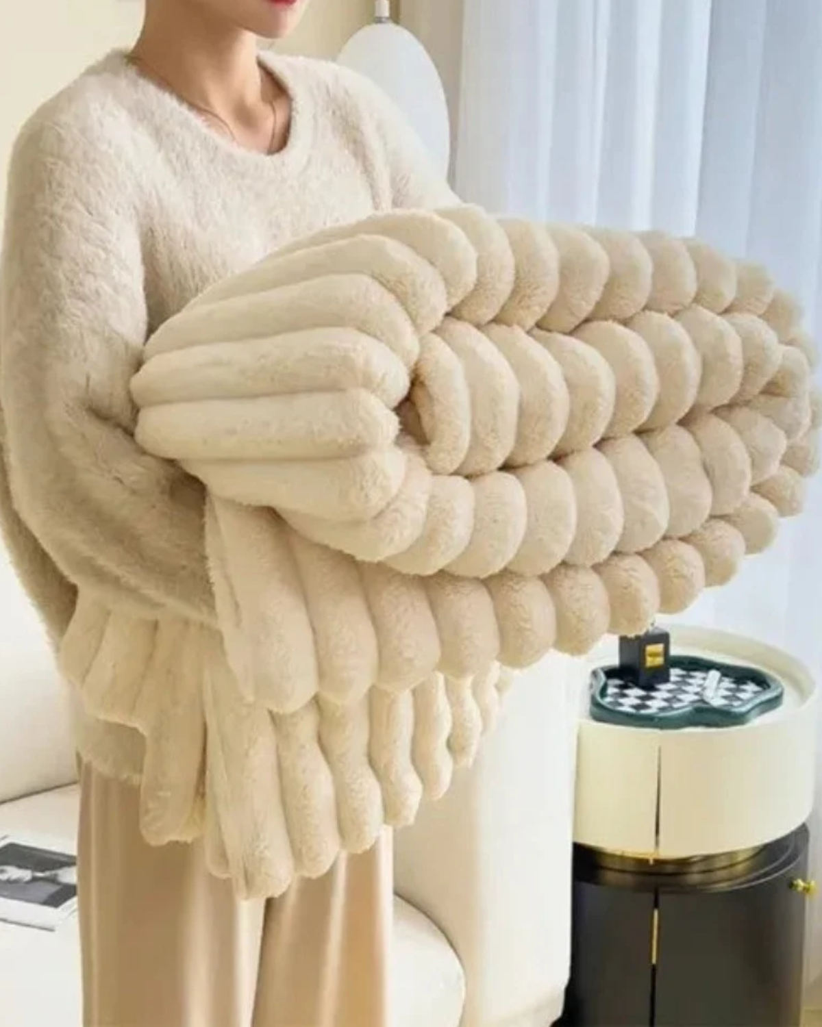 Chice Plush Thermal Blanket – Luxurious Warmth for Cozy Evenings 10