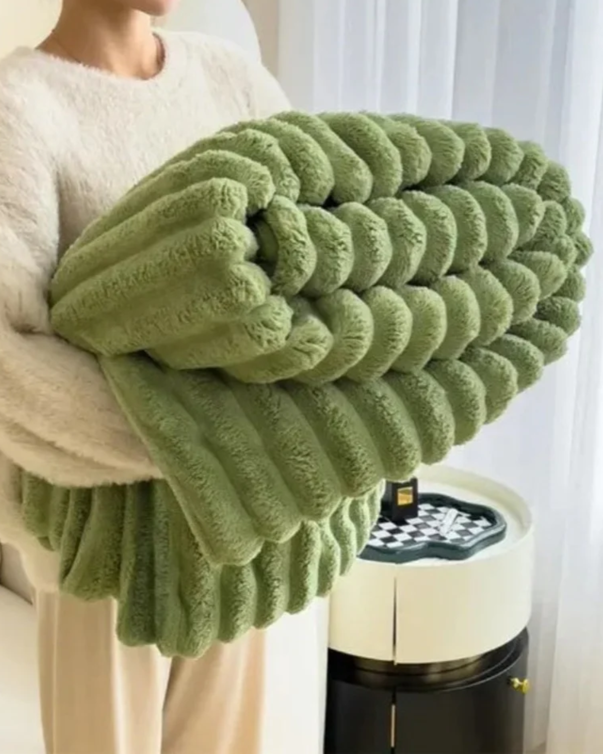 Chice Plush Thermal Blanket – Luxurious Warmth for Cozy Evenings 11