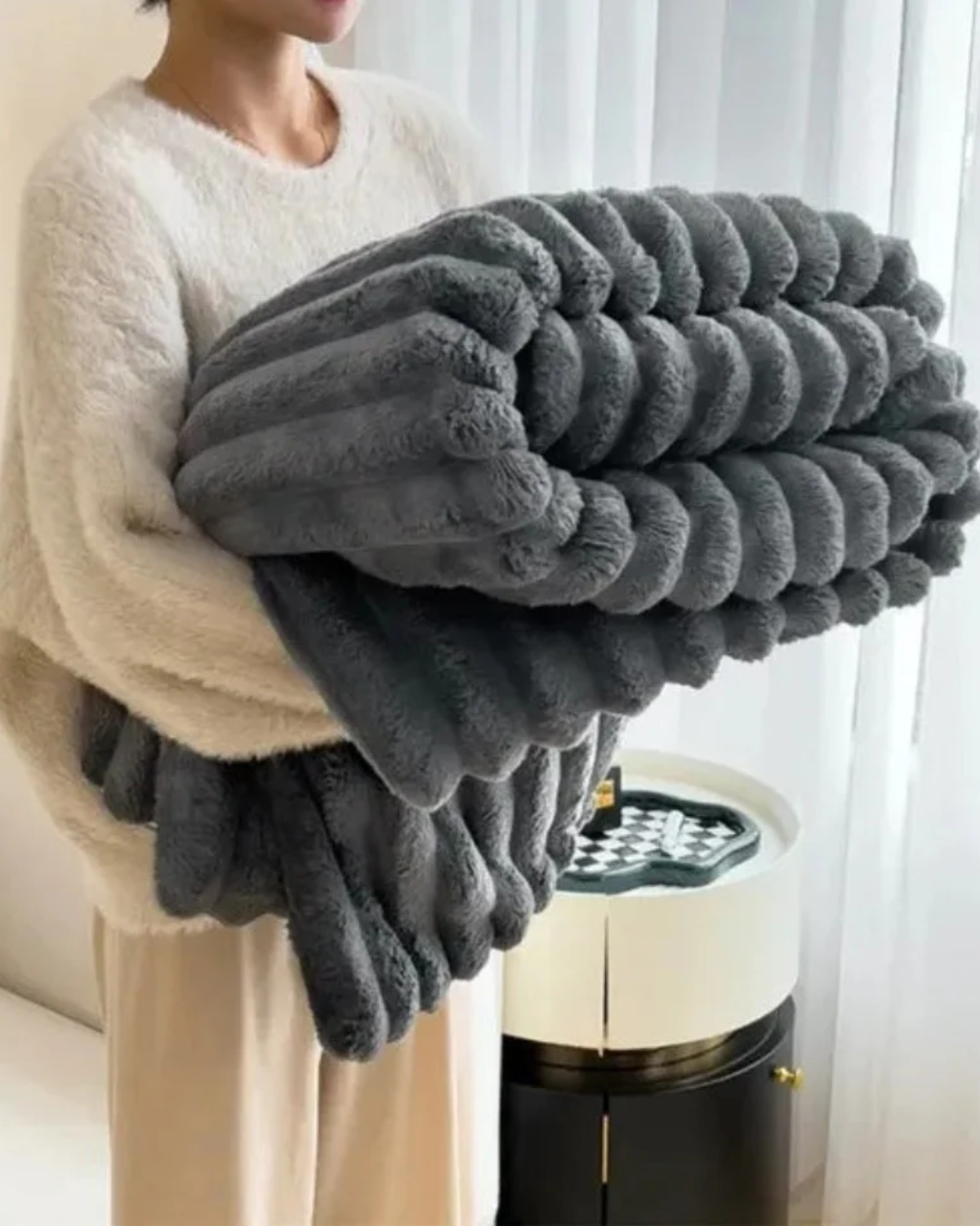 Chice Plush Thermal Blanket – Luxurious Warmth for Cozy Evenings 9