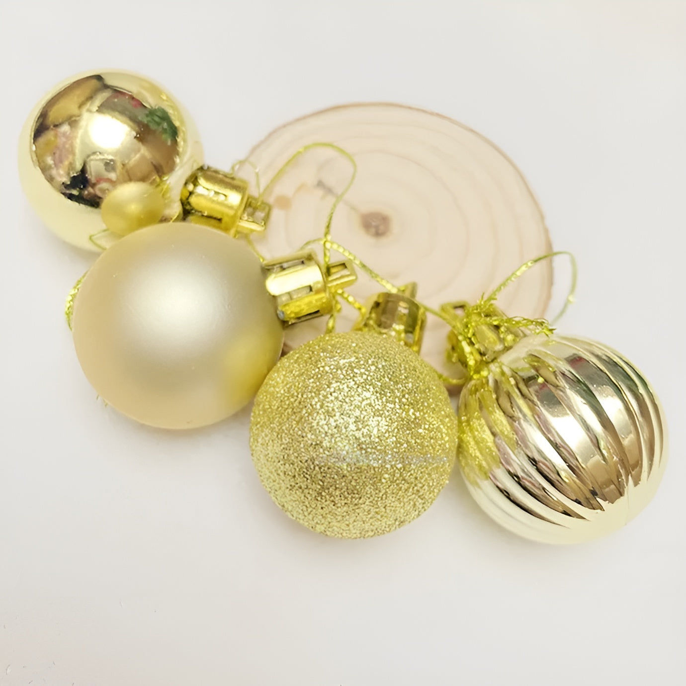 Christmas Bauble Set – Stunning Ornaments for Holiday Elegance 7