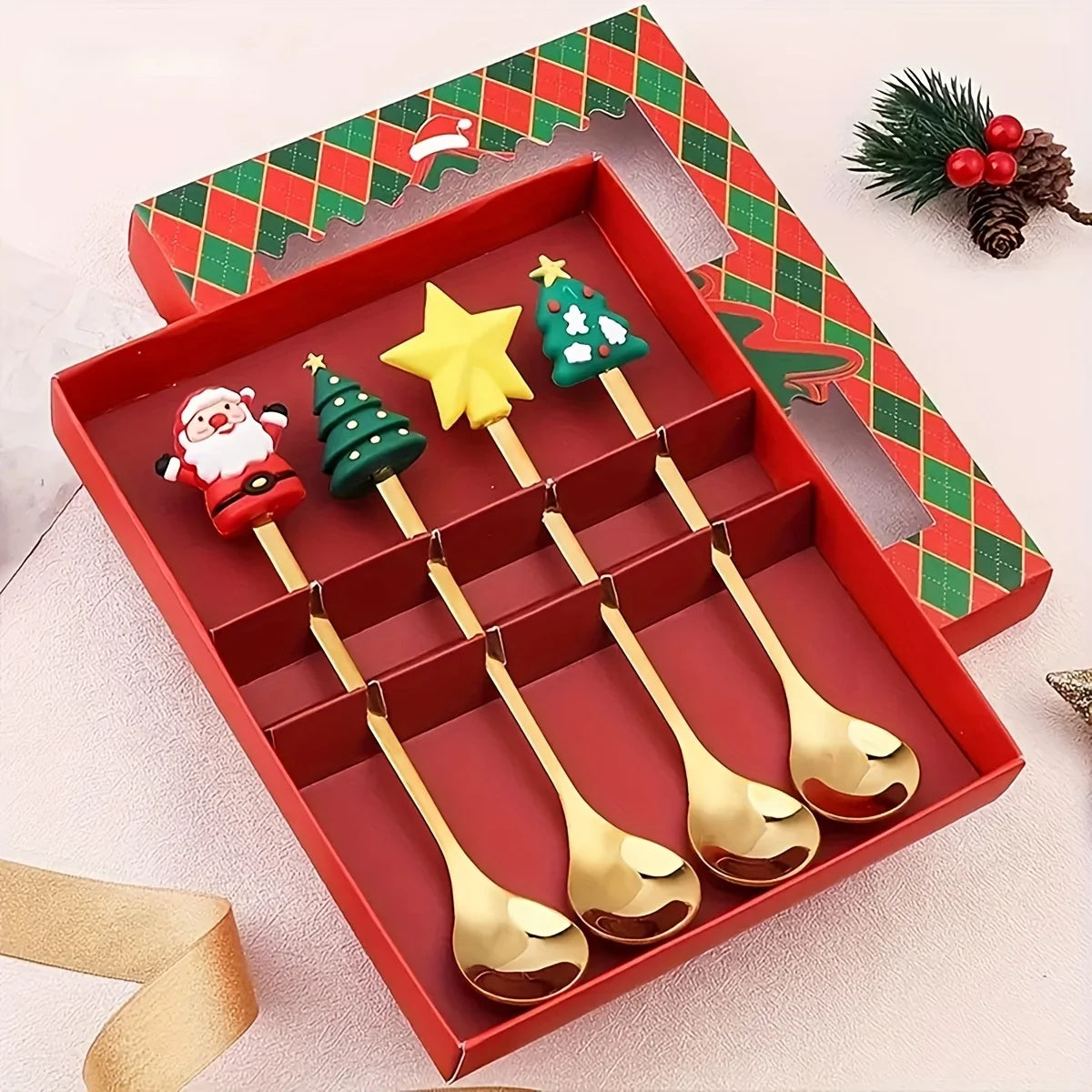 Christmas Fork and Spoon Set – Charming Santa Design for Festive Feasts 3