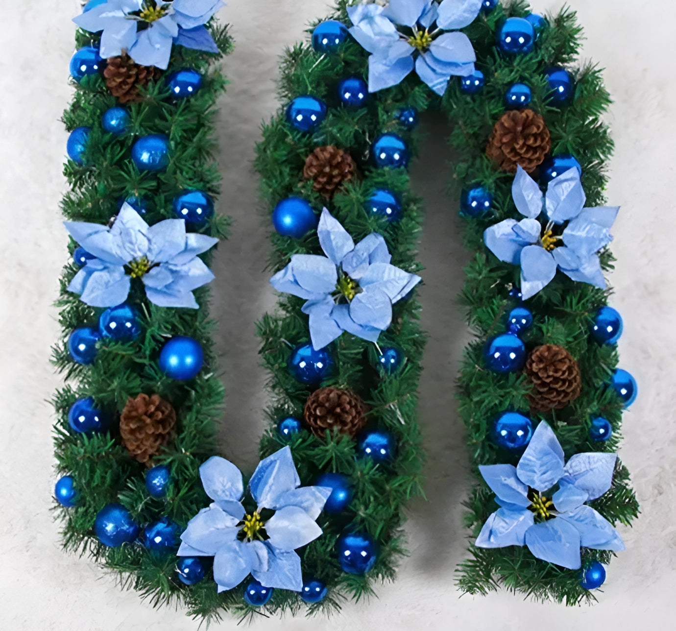 Christmas Garland With Lights – Transform Your Space With Cozy Illumination 9