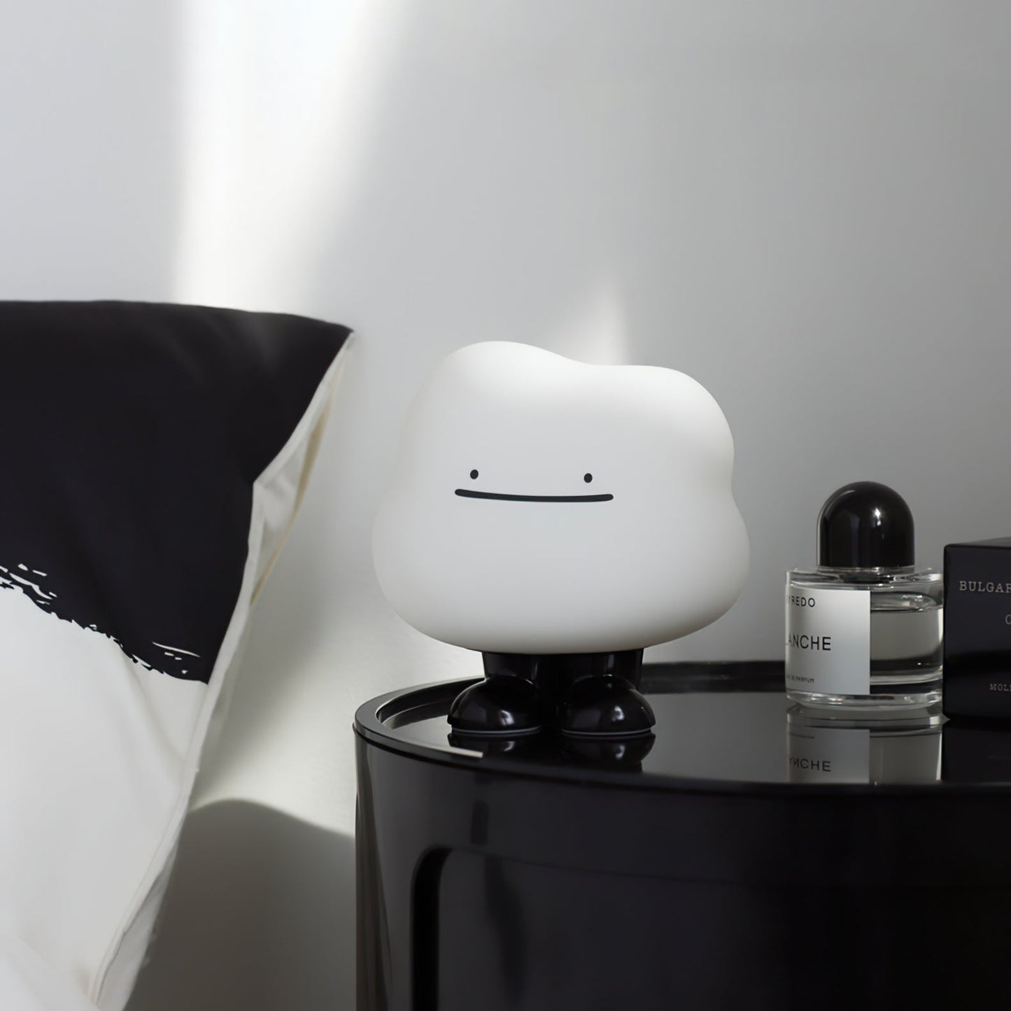 Cloud Night Table Lamp – Cordless Design for Cozy Evenings 1