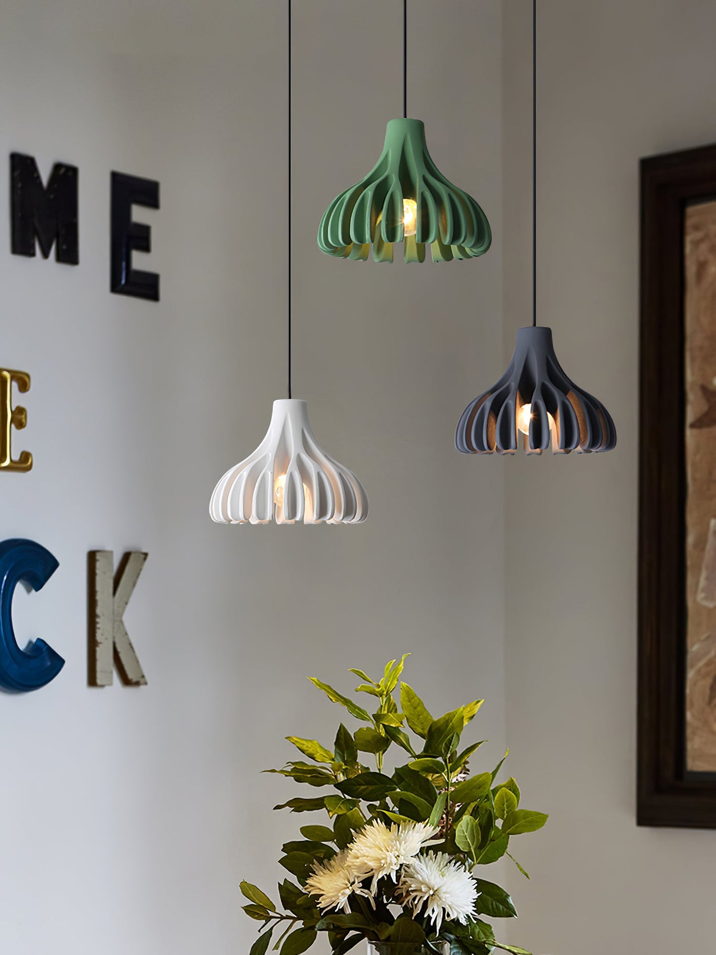 Coral Resin Pendant Lamp – Modern Arc Design for Stylish Interiors 5
