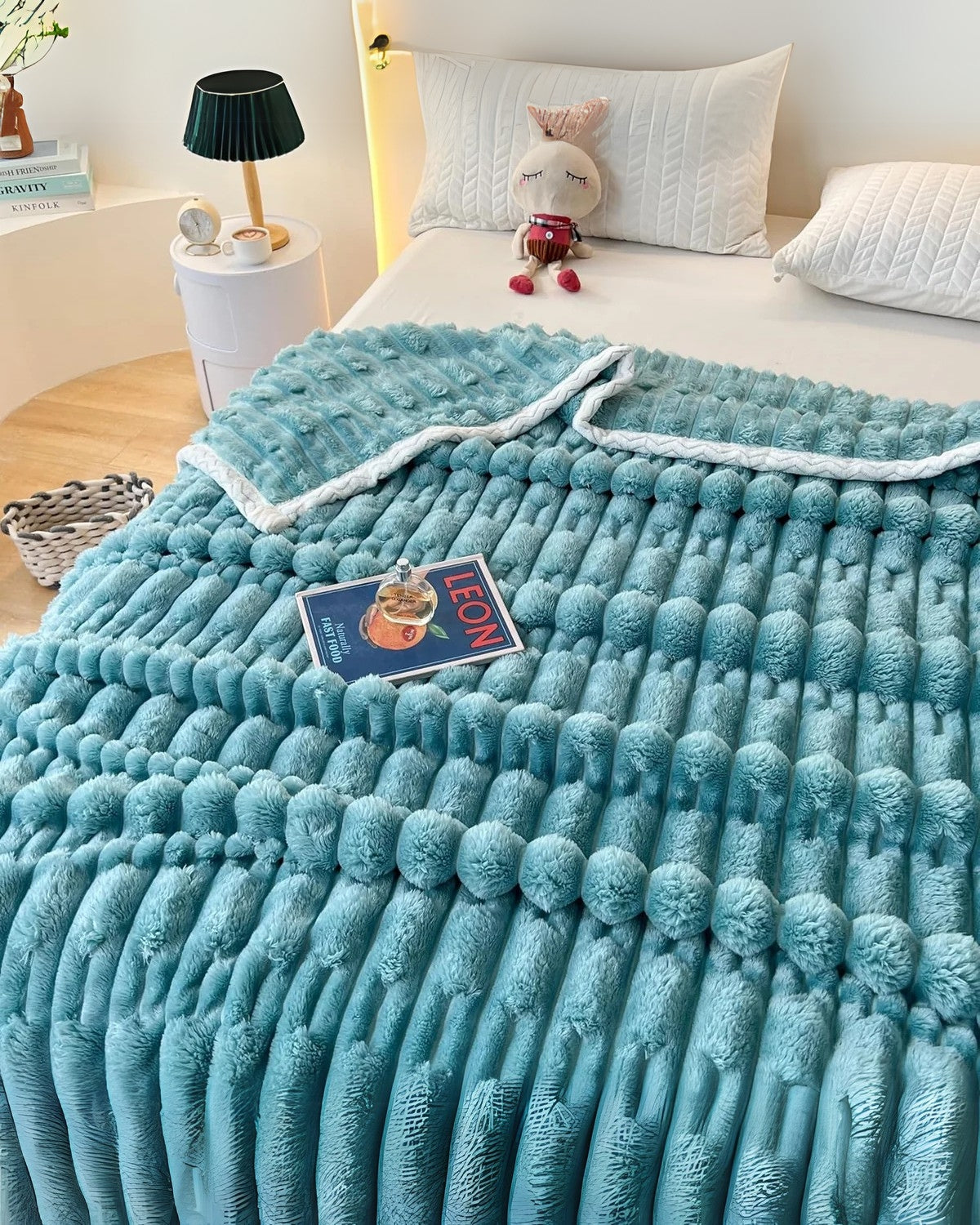**Cuddly Blanket Philippe – Ultimate Comfort for Cozy Moments** 4