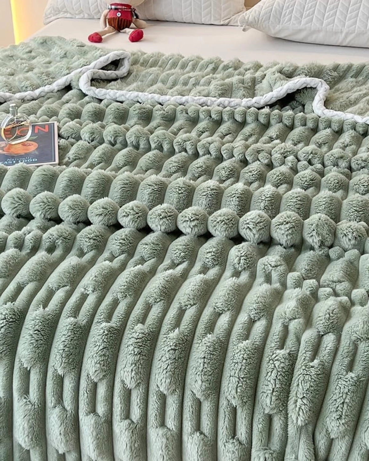**Cuddly Blanket Philippe – Ultimate Comfort for Cozy Moments** 6