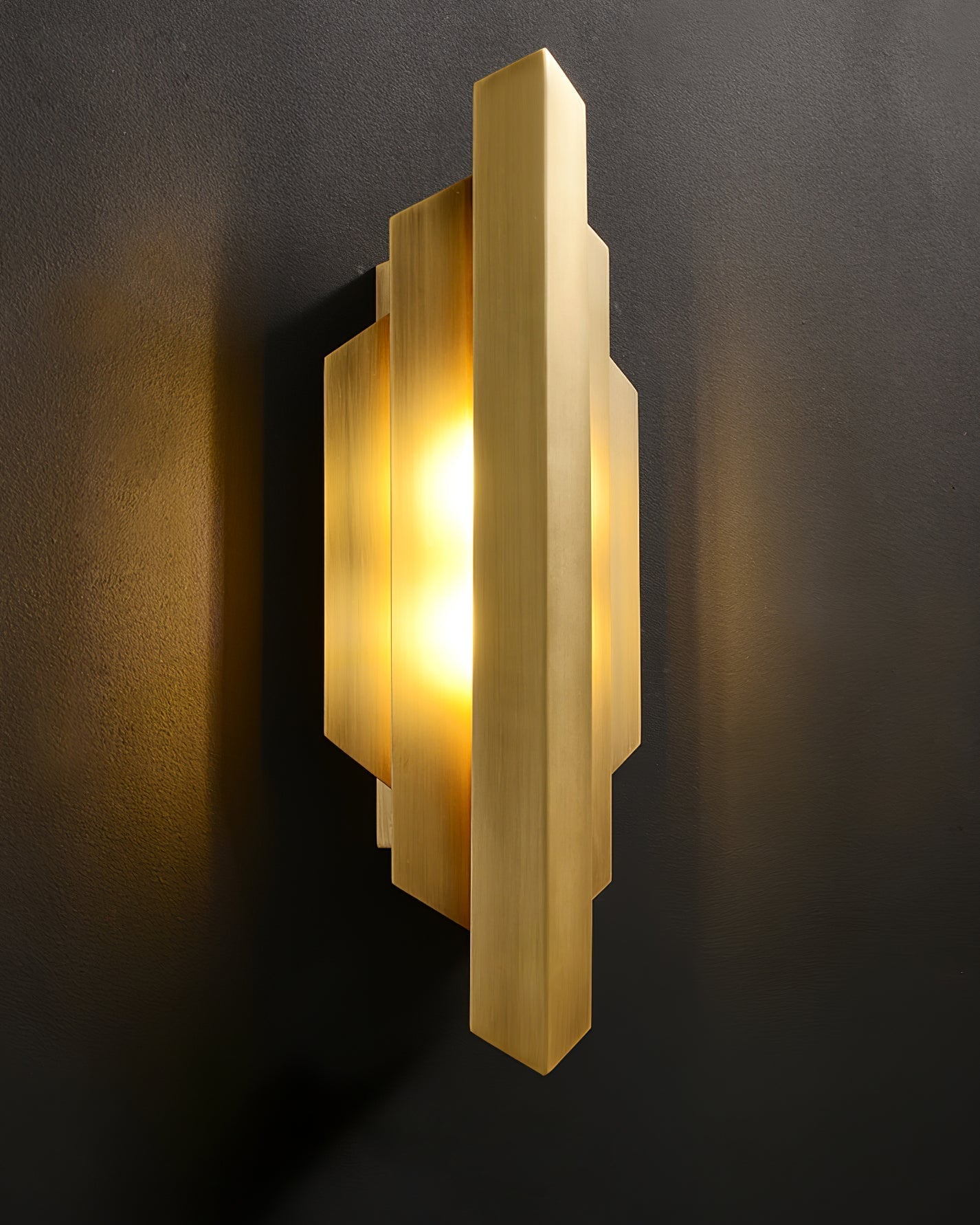 Deco Wall Lamp – Stylish Indirect Illumination for Any Space 3