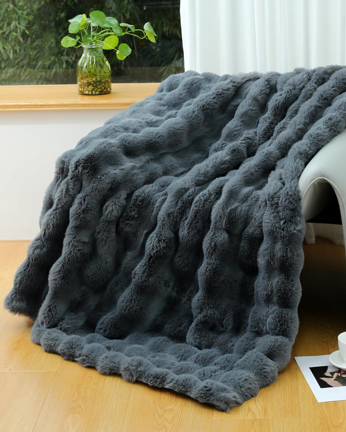 **Étoffe Cloud Wool Blanket – Cozy Luxury for Every Space** 9