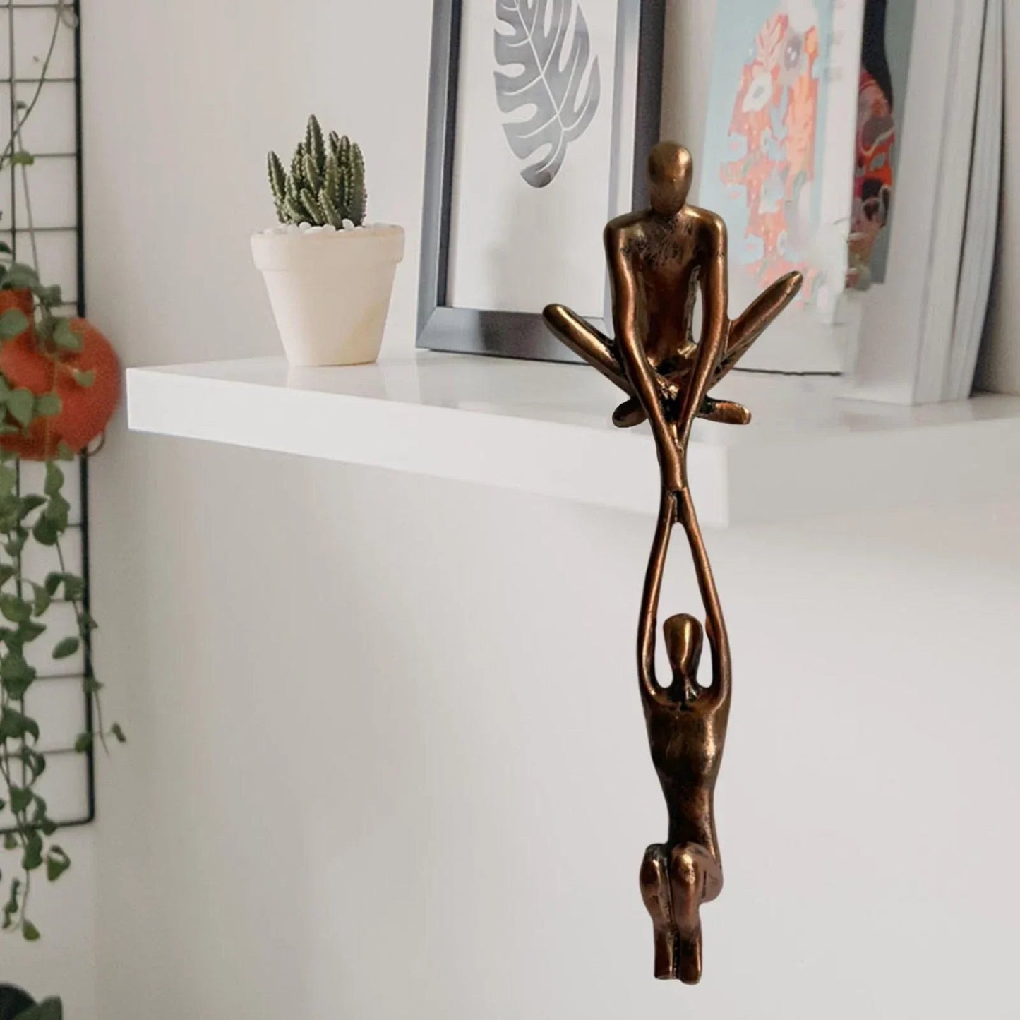 **Euwige Love and Strength Sculpture – Emblem of Trust and Harmony** 7