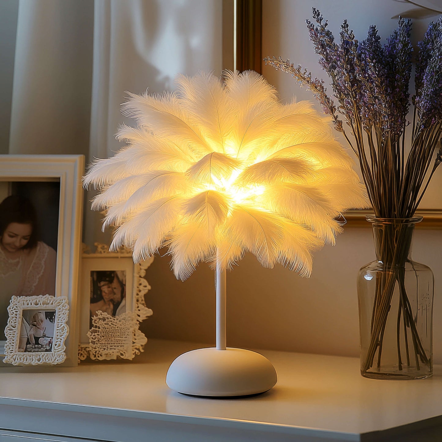 Feathered Fantasy Table Lamp – Elegant Nature-Inspired Illumination for Cozy Nights 1