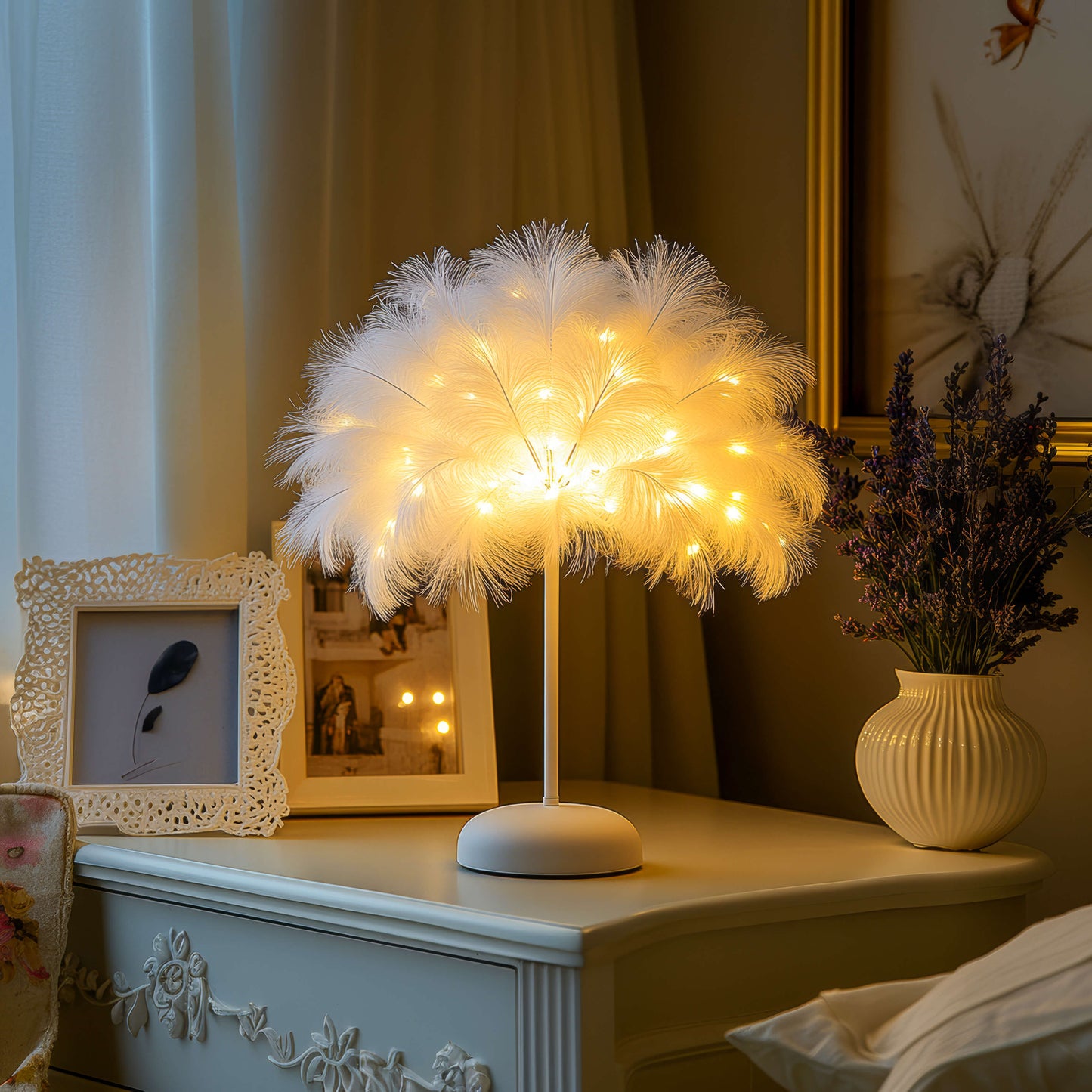 Feathered Fantasy Table Lamp – Elegant Nature-Inspired Illumination for Cozy Nights 3