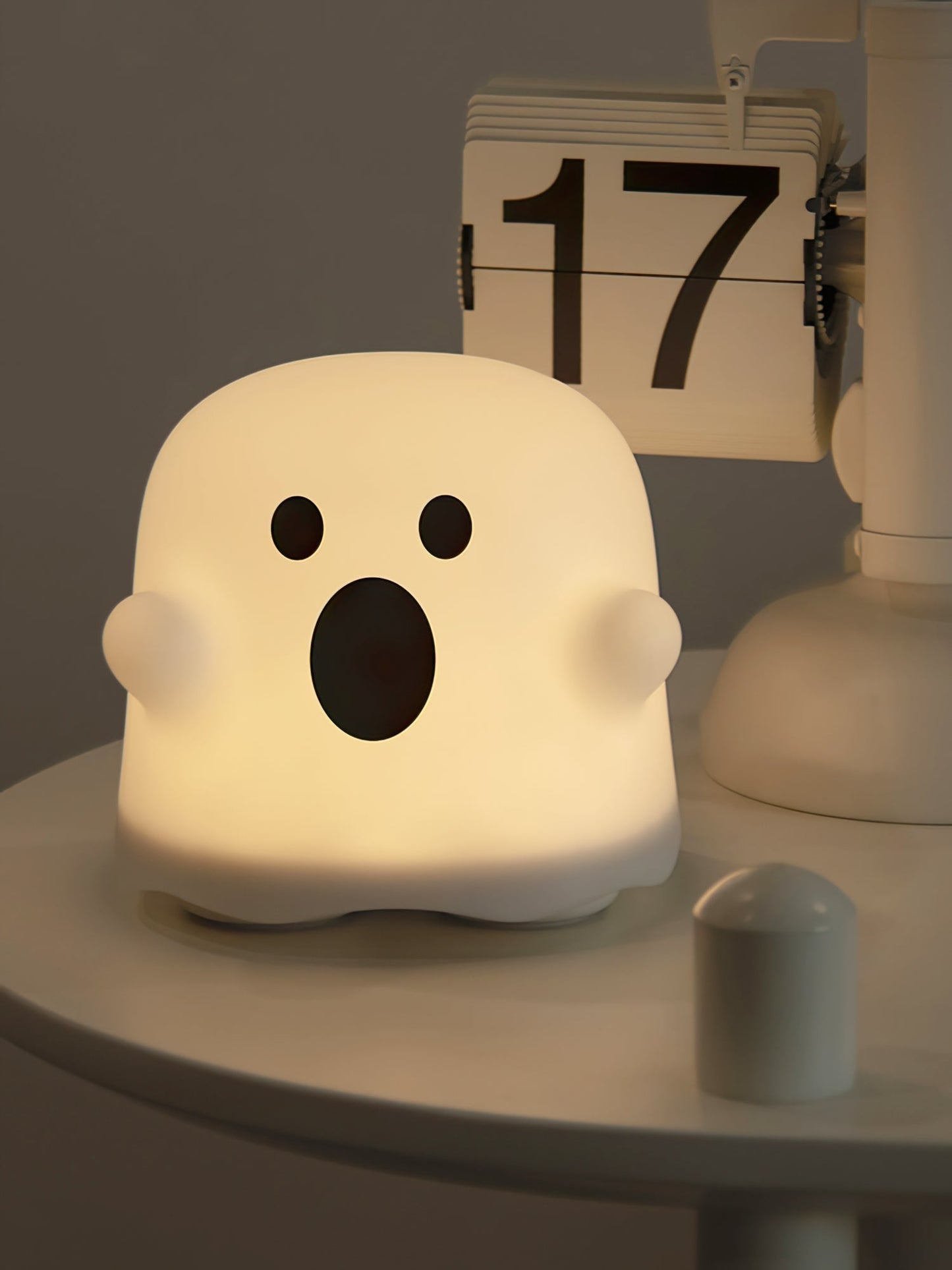 Ghost Table Lamp – Cordless Design for Effortless Elegance 4