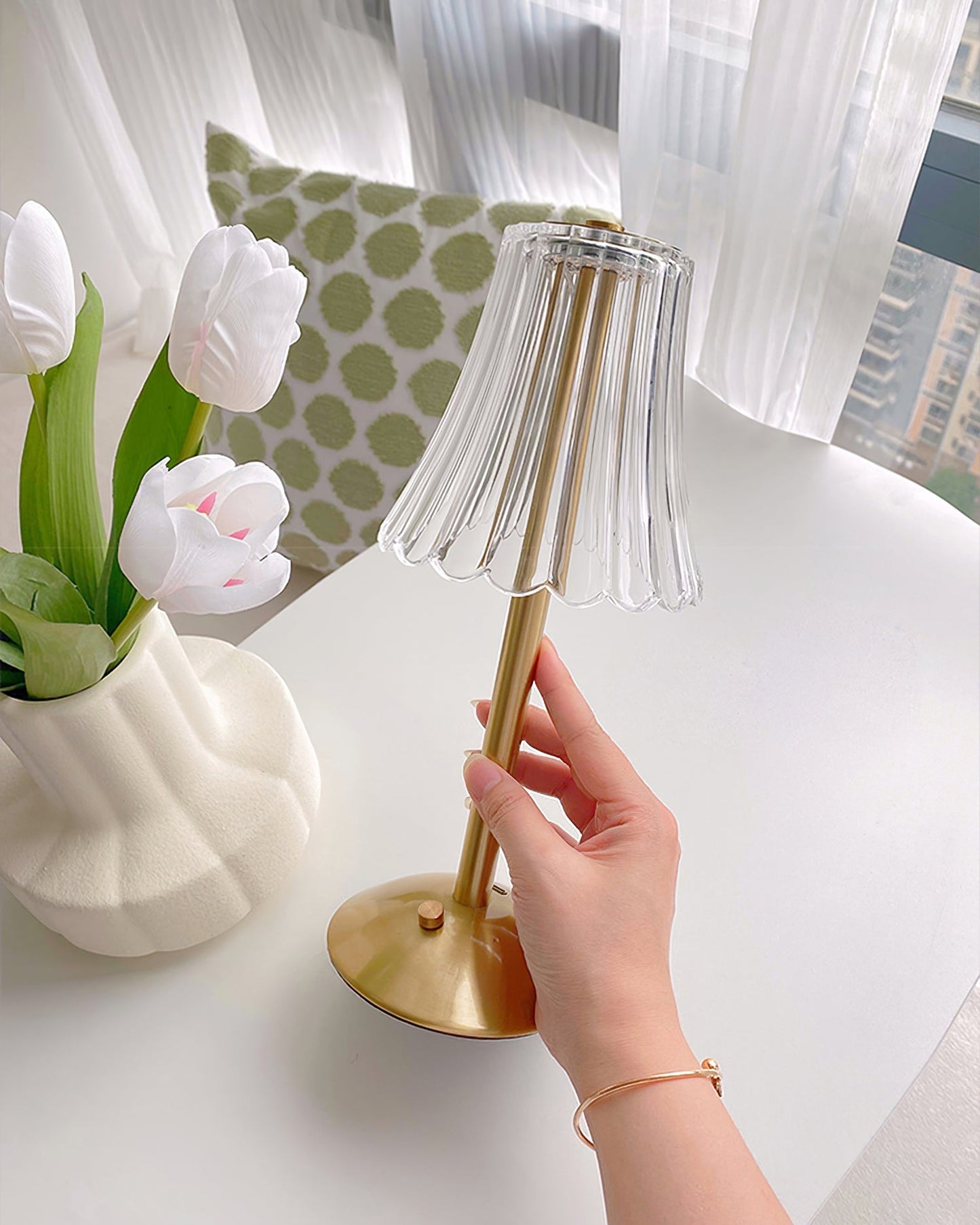 Glittering Table Lamp – Artistic Touch with Shimmering Elegance 3