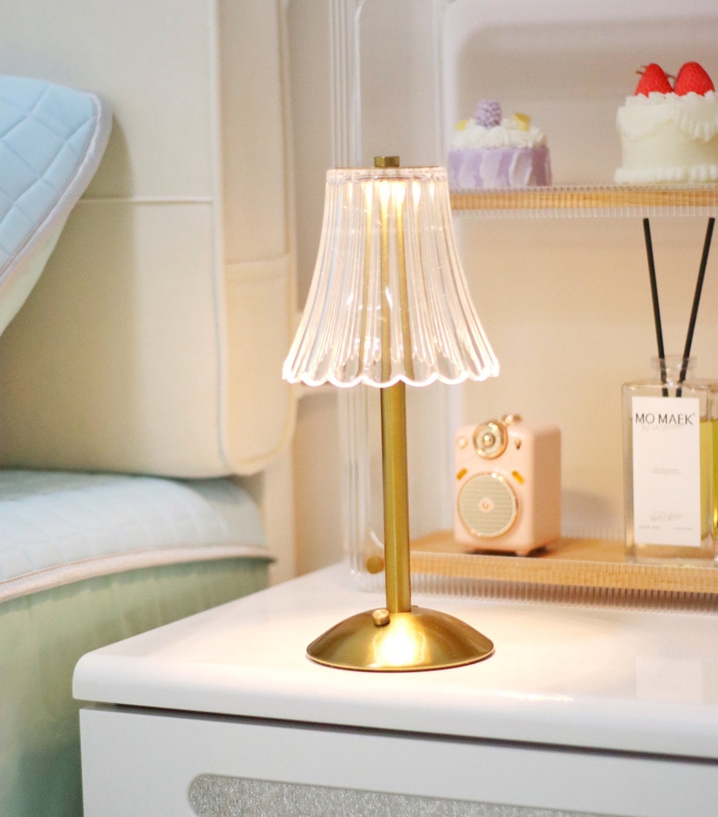 Glittering Table Lamp – Artistic Touch with Shimmering Elegance 6