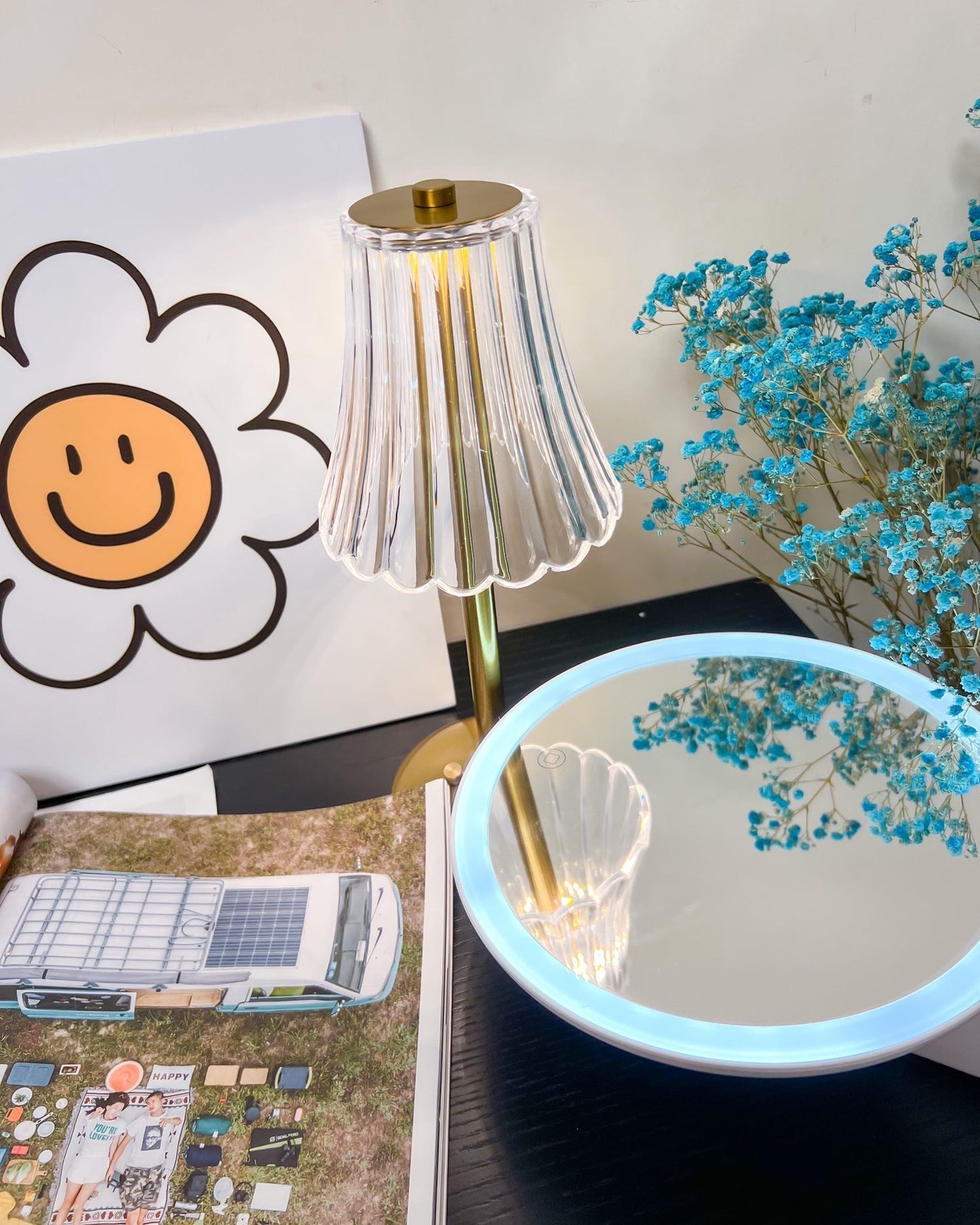 Glittering Table Lamp – Artistic Touch with Shimmering Elegance 7