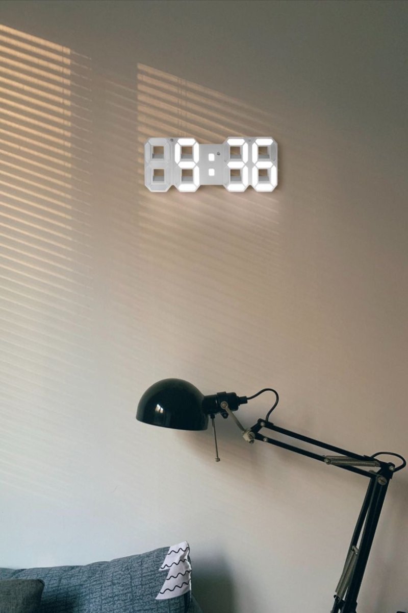 **Glone 3D LED Wall Clock – Modern Aesthetic with Customizable Lighting** 3