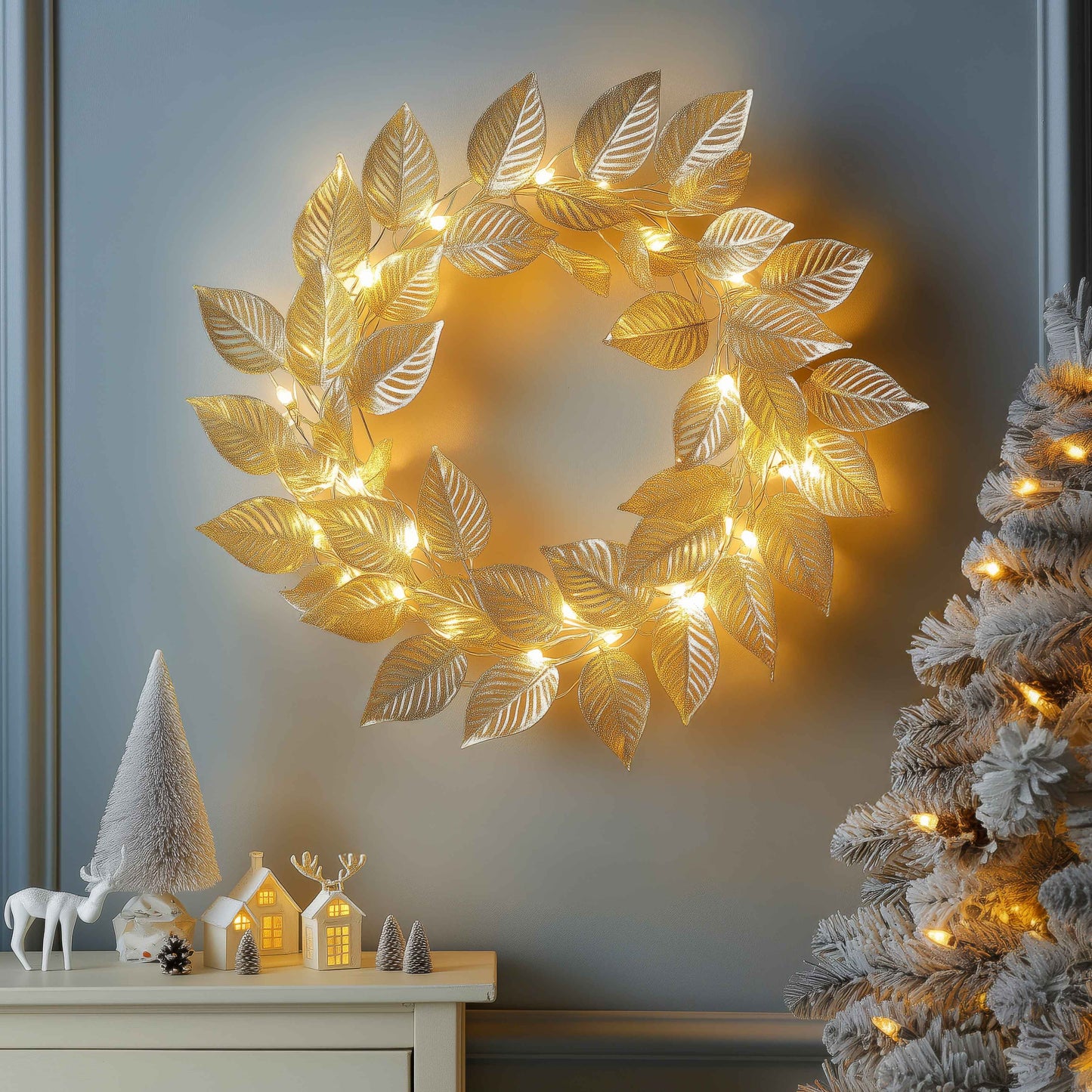 Golden Leaf Wreath – Radiant Elegance for Festive Moments 4