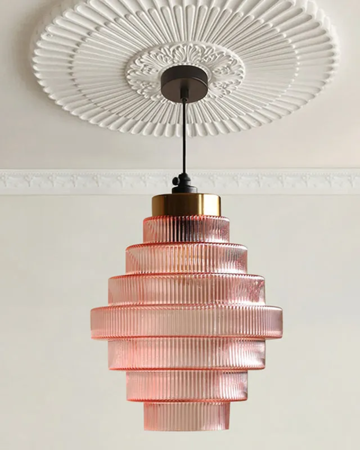 Hanging Lamp Ribbed Glass Retro – Warm Illumination with Classic Elegance 5