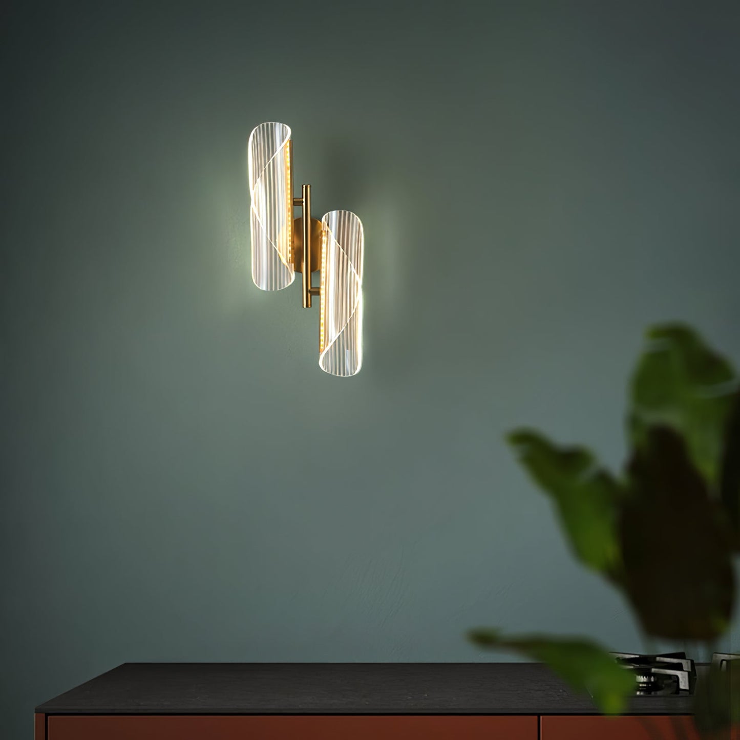 Hershal Luxe Wall Lamp – Stunning Crystal Design with Warm Glow 7