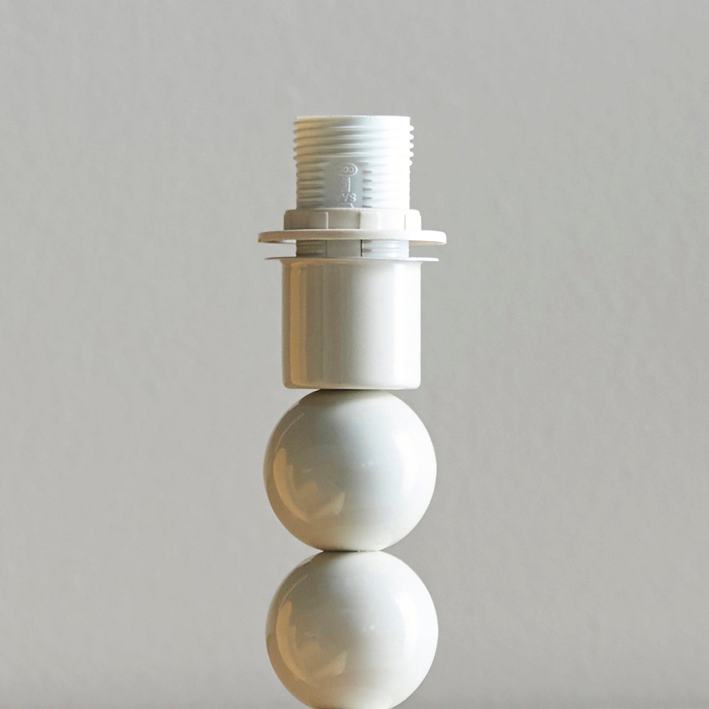 Higgledy White Table Lamp – Unique Design for Modern Spaces 3