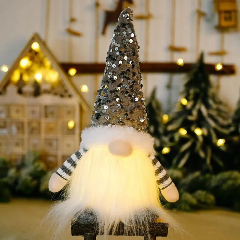 Illuminated Christmas Gnome Decoration – Charming Accent with Soft, Twinkling Lights 2