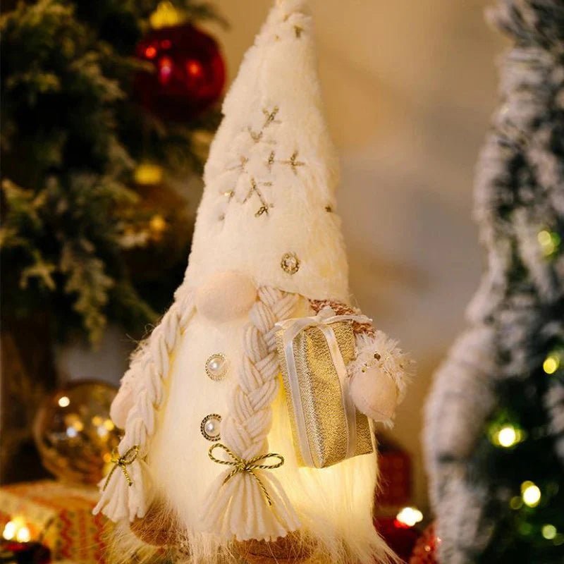 Illuminated Christmas Gnome Decoration – Charming Accent with Soft, Twinkling Lights 8