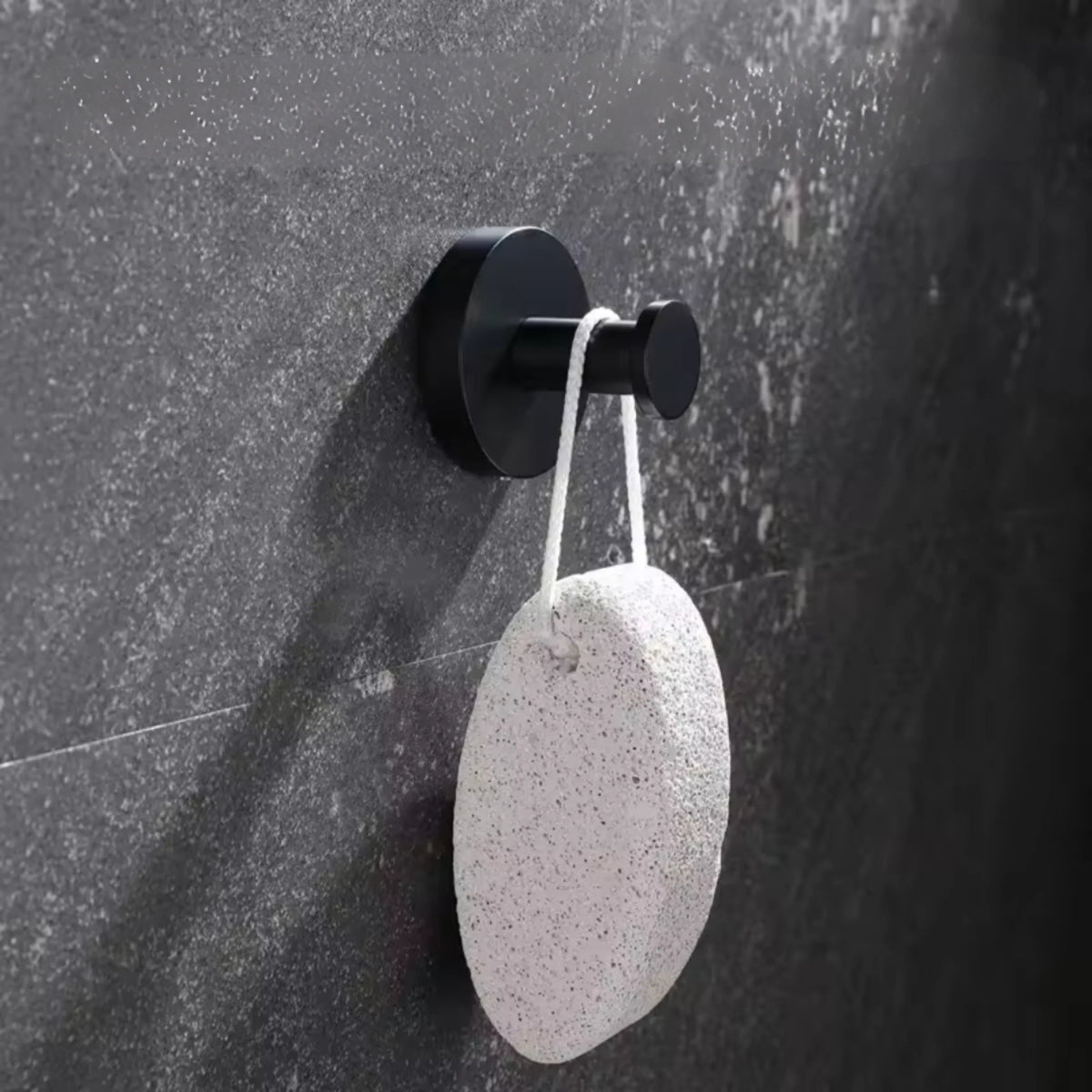 Increased Suction Wall Hooks 4-Pack – Effortless Organization with Modern Style 2