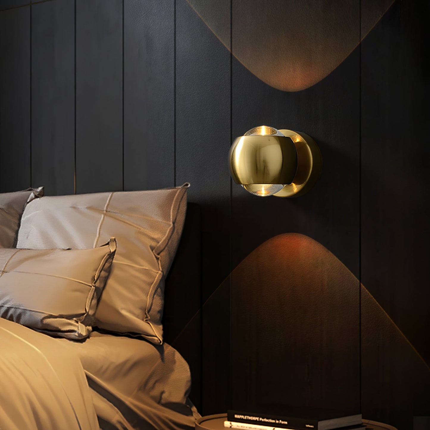 Io Vertical Wall Lamp – Minimalist Elegance with Versatile Illumination 2