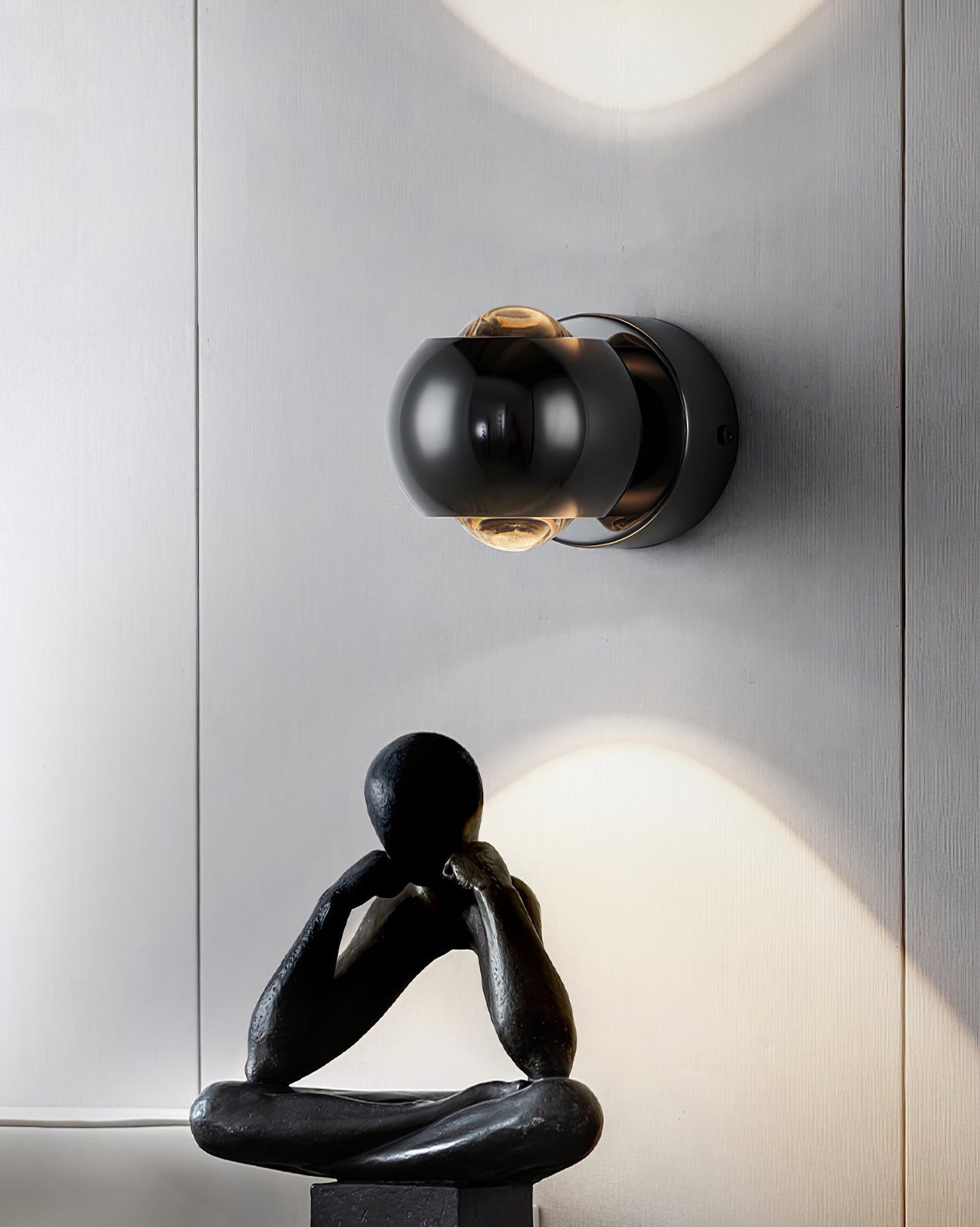 Io Vertical Wall Lamp – Minimalist Elegance with Versatile Illumination 8