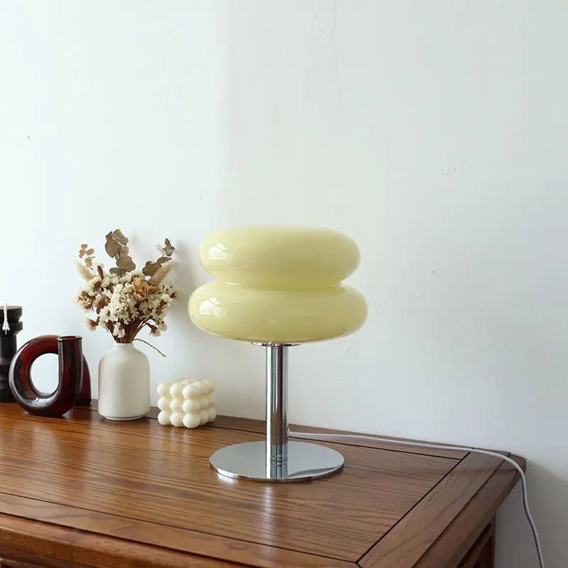 Italian Bauhaus Table Lamp – Stylish Illumination with Retro Appeal 9