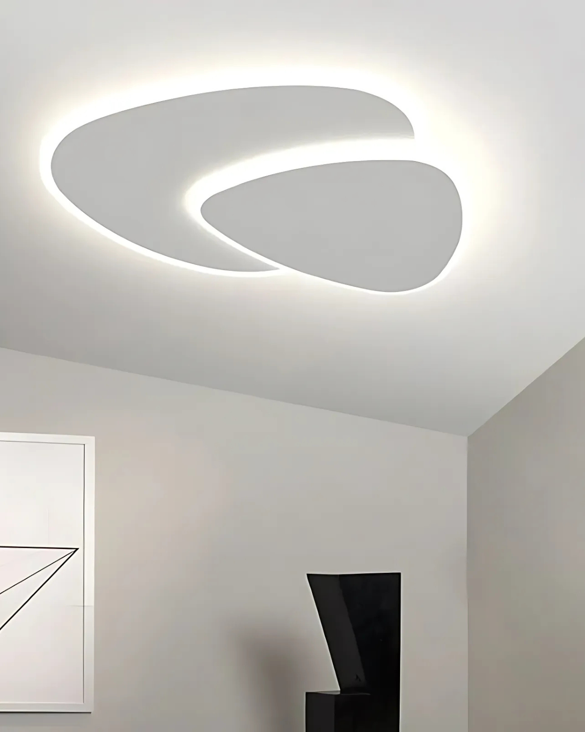 L'Éclipse Moderne Ceiling Lamp – Elegant Asymmetrical Design with Warm LED Light 2