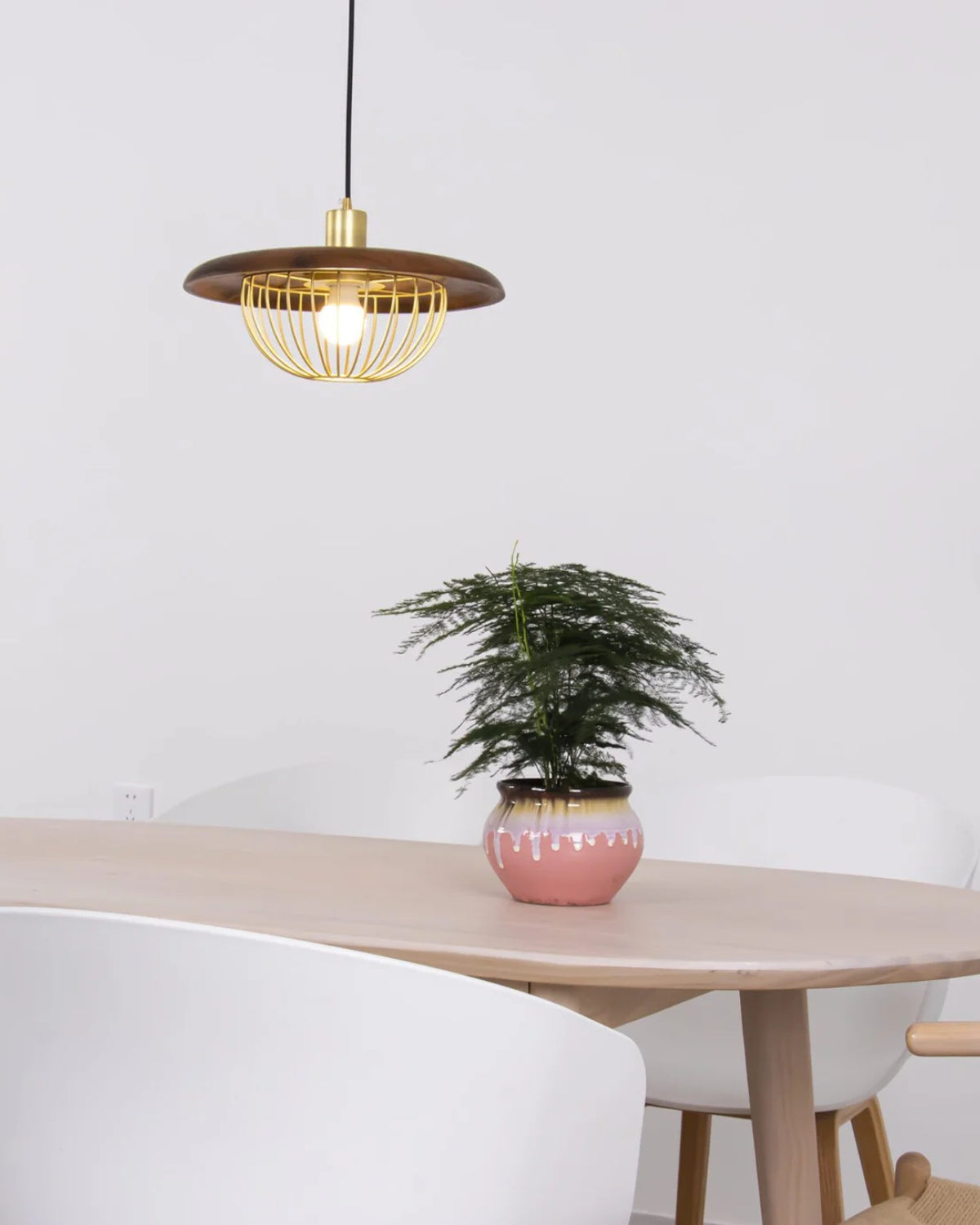 L'Envol De Lumière Pendant Light – Modern Elegance for Inviting Spaces 6