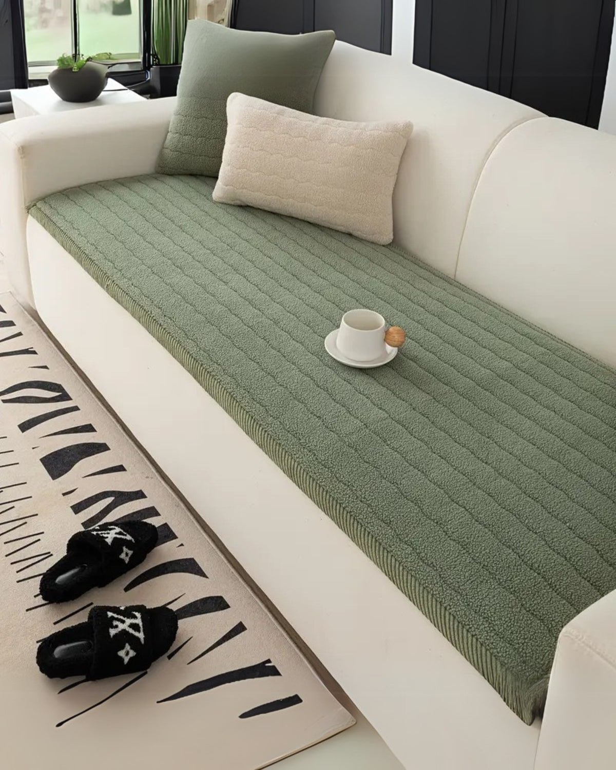La Sérénité Élégante – Premium Plush Cover for Stylish Comfort 6