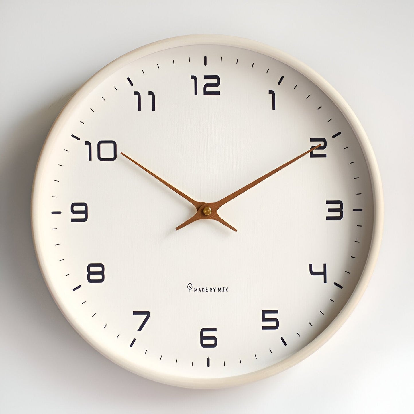 Large Wall Clock with Elegant Wood Finish – Timeless Style for Any Room 7