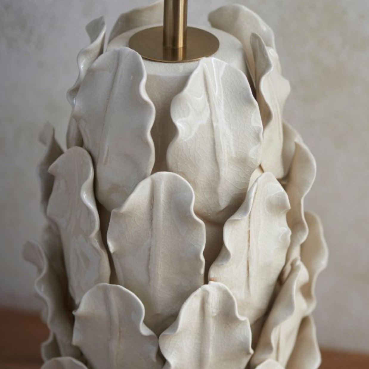 Layered Lamp Leaf – Handcrafted Ceramic Design for Elegant Spaces 3