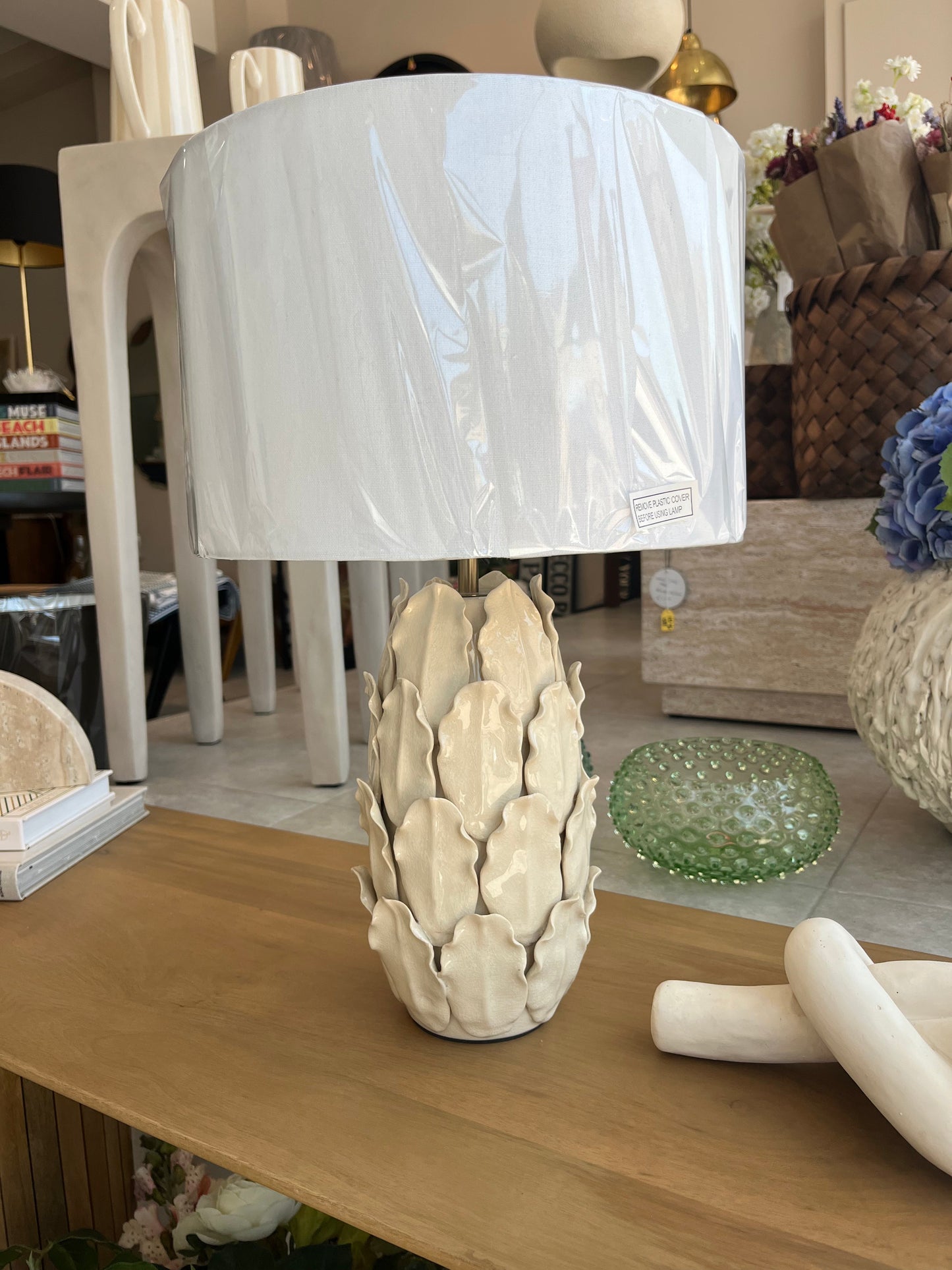 Layered Lamp Leaf – Handcrafted Ceramic Design for Elegant Spaces 6